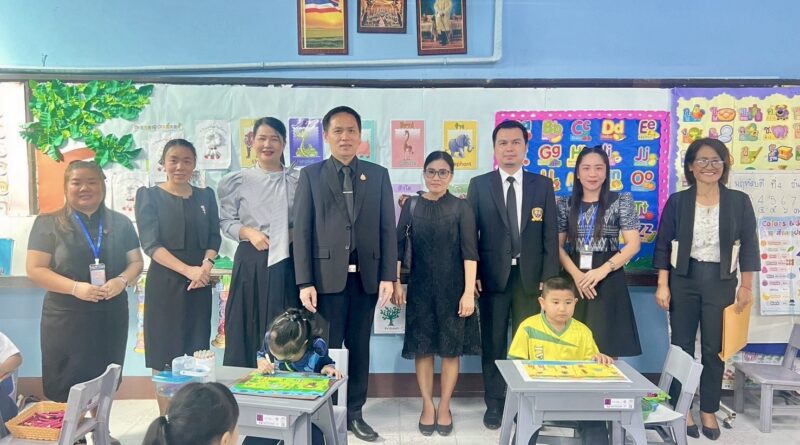 เยี่ยมชมให้กำลังใจผู้บริหารสถานศึกษา คณะครู กรรมการฯ และนักเรียน ที่ร่วมแข่งขันทักษะทางวิชาการศิลปหัตกรรมนักเรียน ระดับเขตพื้นที่การศึกษา