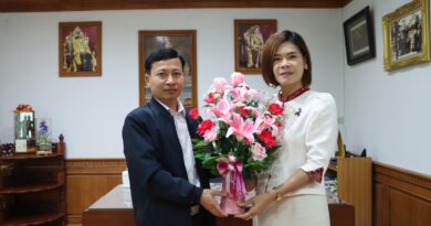 ร่วมแสดงความยินดี กับผู้อำนวยการสำนักงานเขตพื้นที่การศึกษาประถมศึกษาแพร่ เขต 1